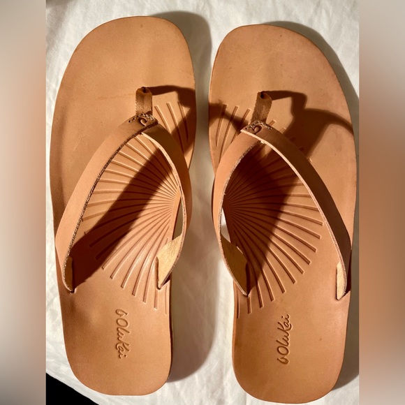 Olukai Honu Womens Beige Thong Flip Flops Sandals Size 7 - Picture 1 of 7